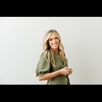 Ellie Holcomb
